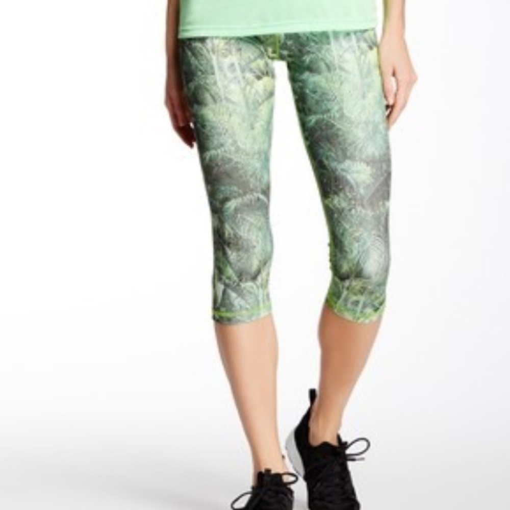 RARE FIND ADIDAS MIDRISE WORKOUT PANT